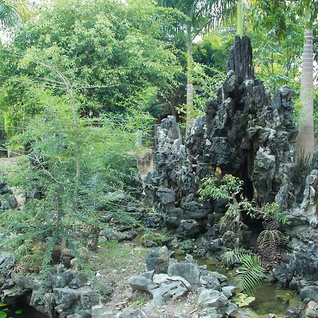 Готель Khach San Linh Huong Son La Екстер'єр фото